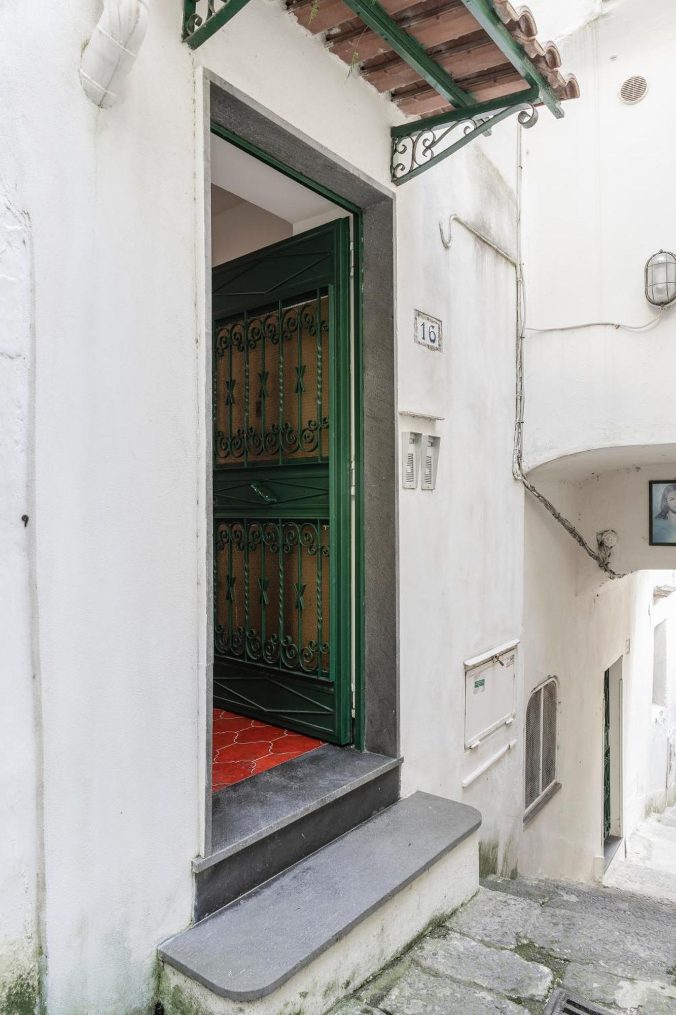 Ziro House Amalfi Apartment Luaran gambar