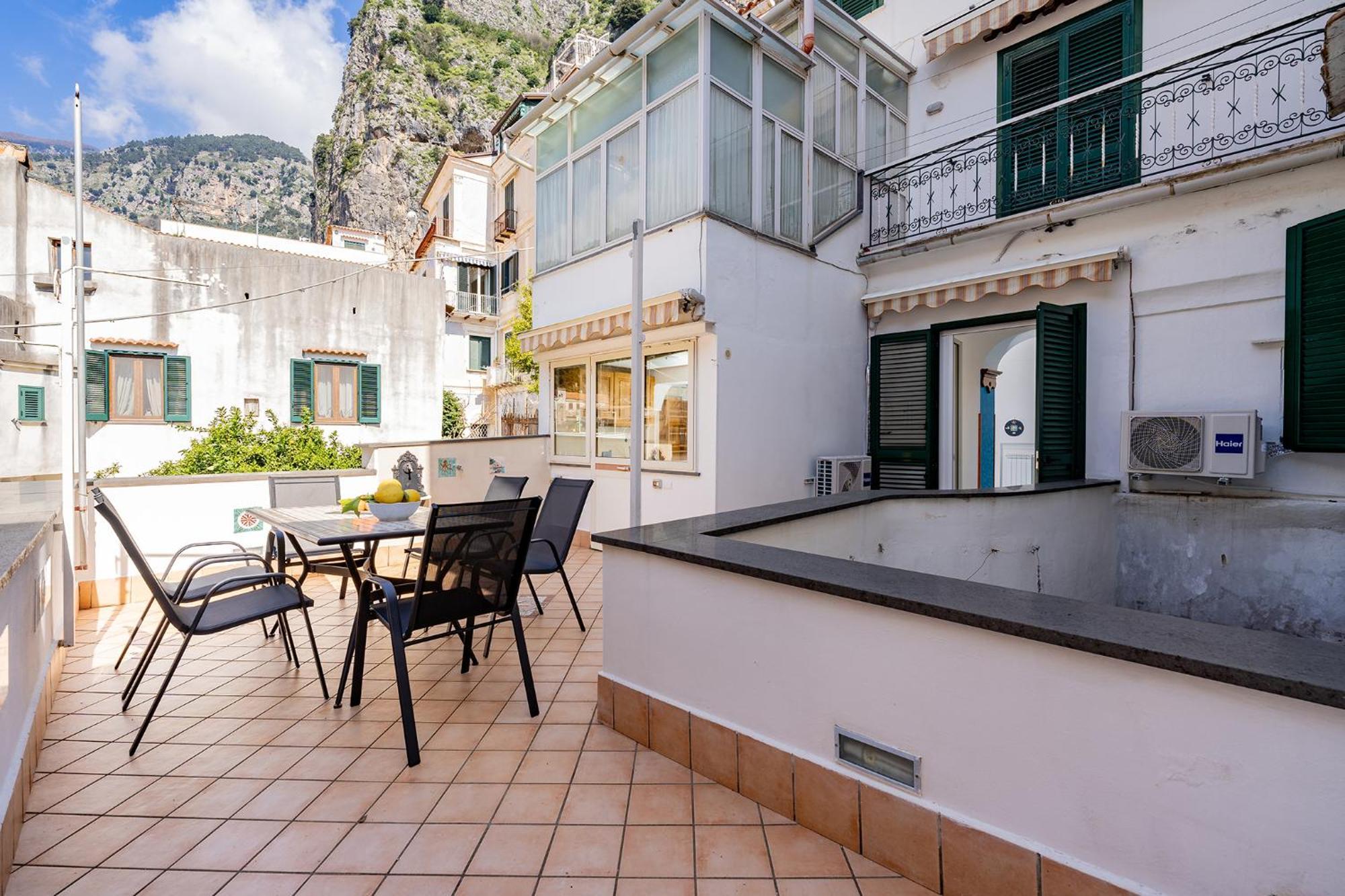 Ziro House Amalfi Apartment Luaran gambar